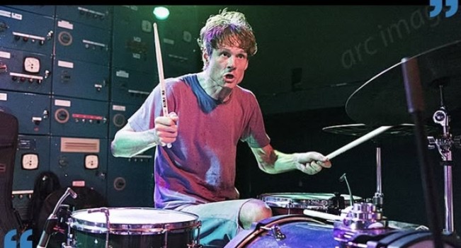 Greg Saunier pendiri grup band Deerhoof.  [Instagram]
